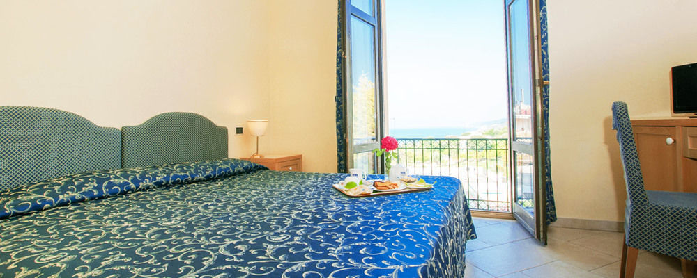 Park Hotel Villa Americana Rodi Garganico Ngoại thất bức ảnh